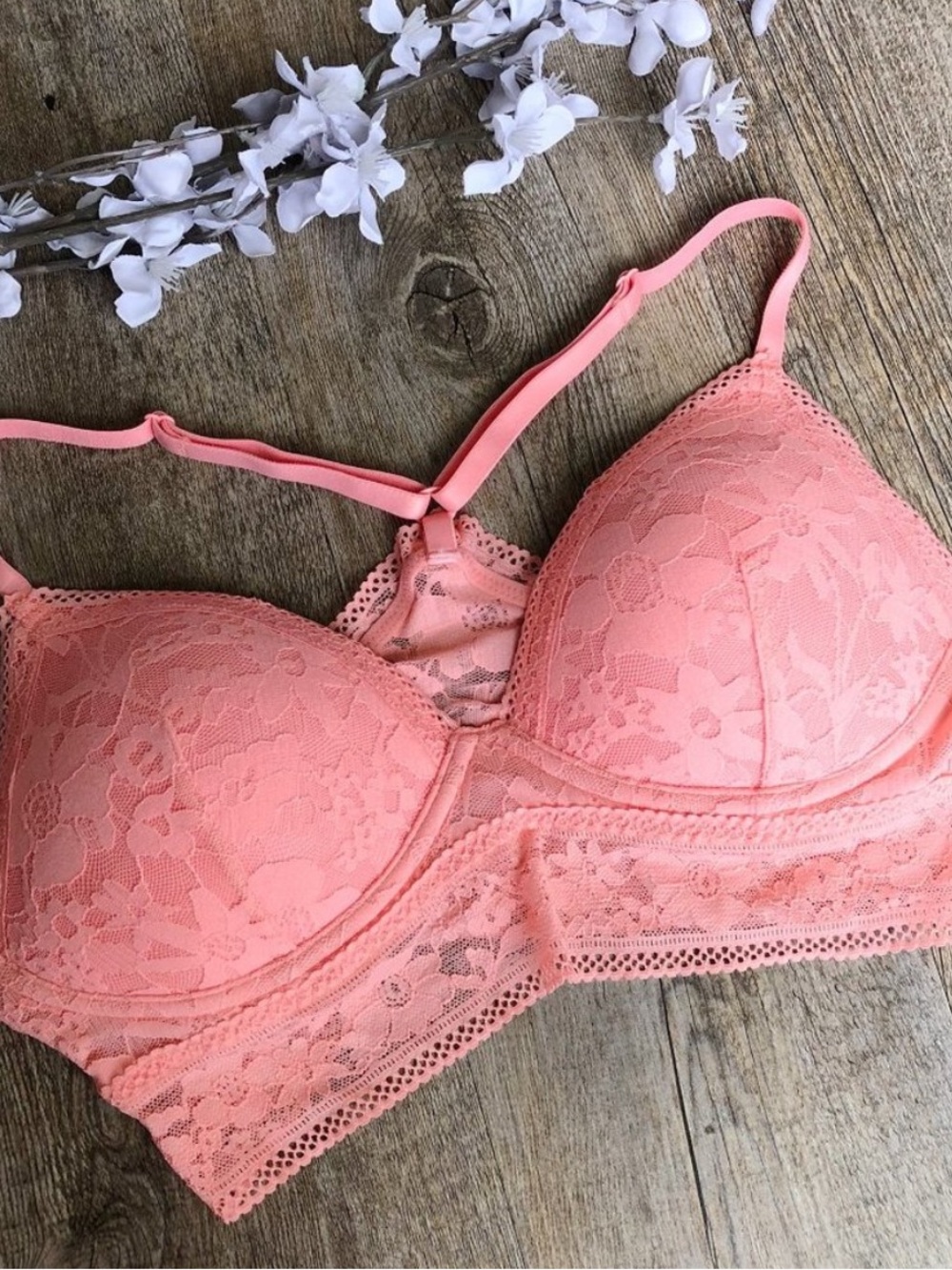 VS Padded Lace Wireless Bra NWOT - Picture 2 of 4